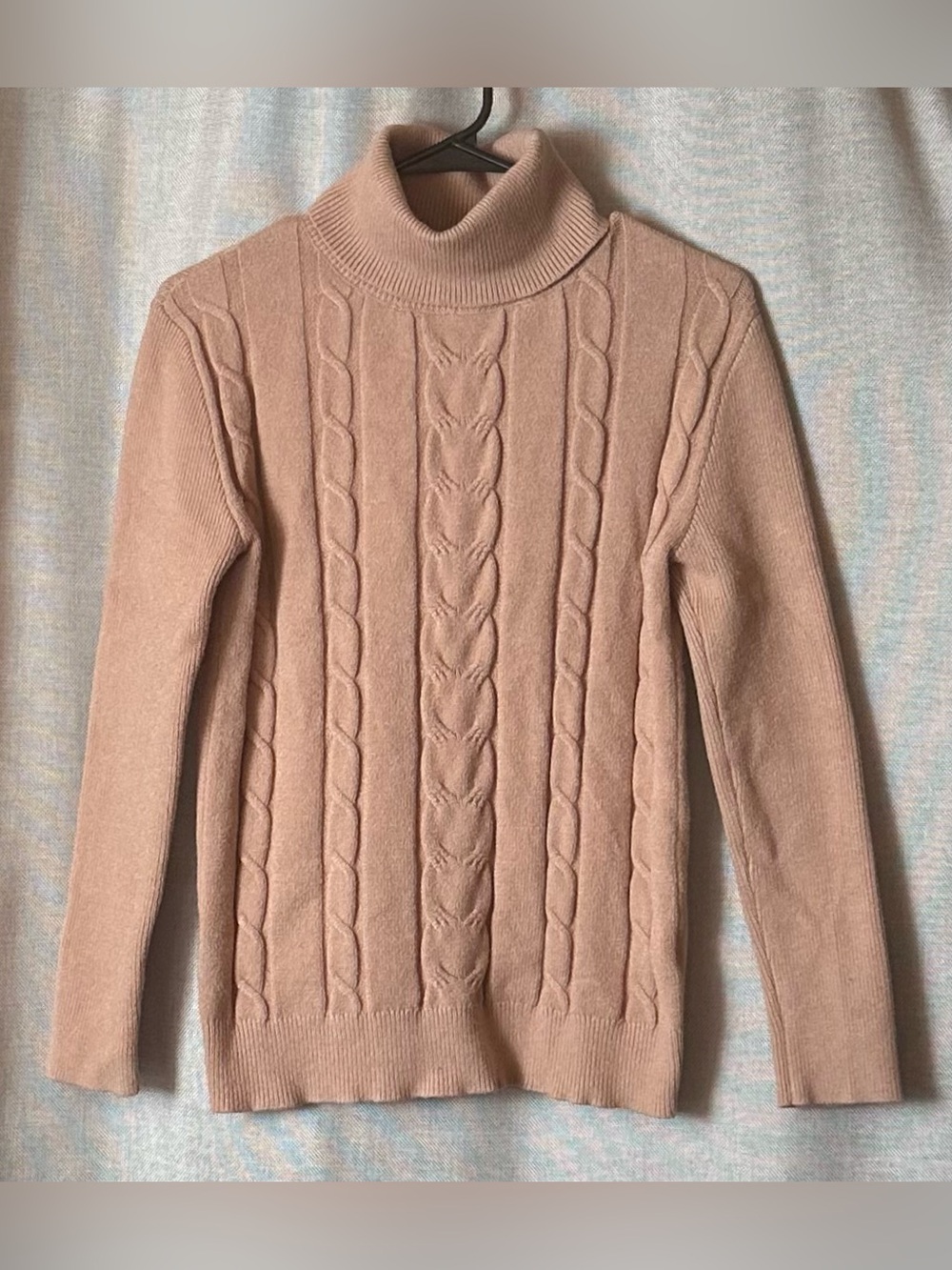 Women's cable knit turtleneck sweater•medium•viscose•pink/cream/apricot/neutral